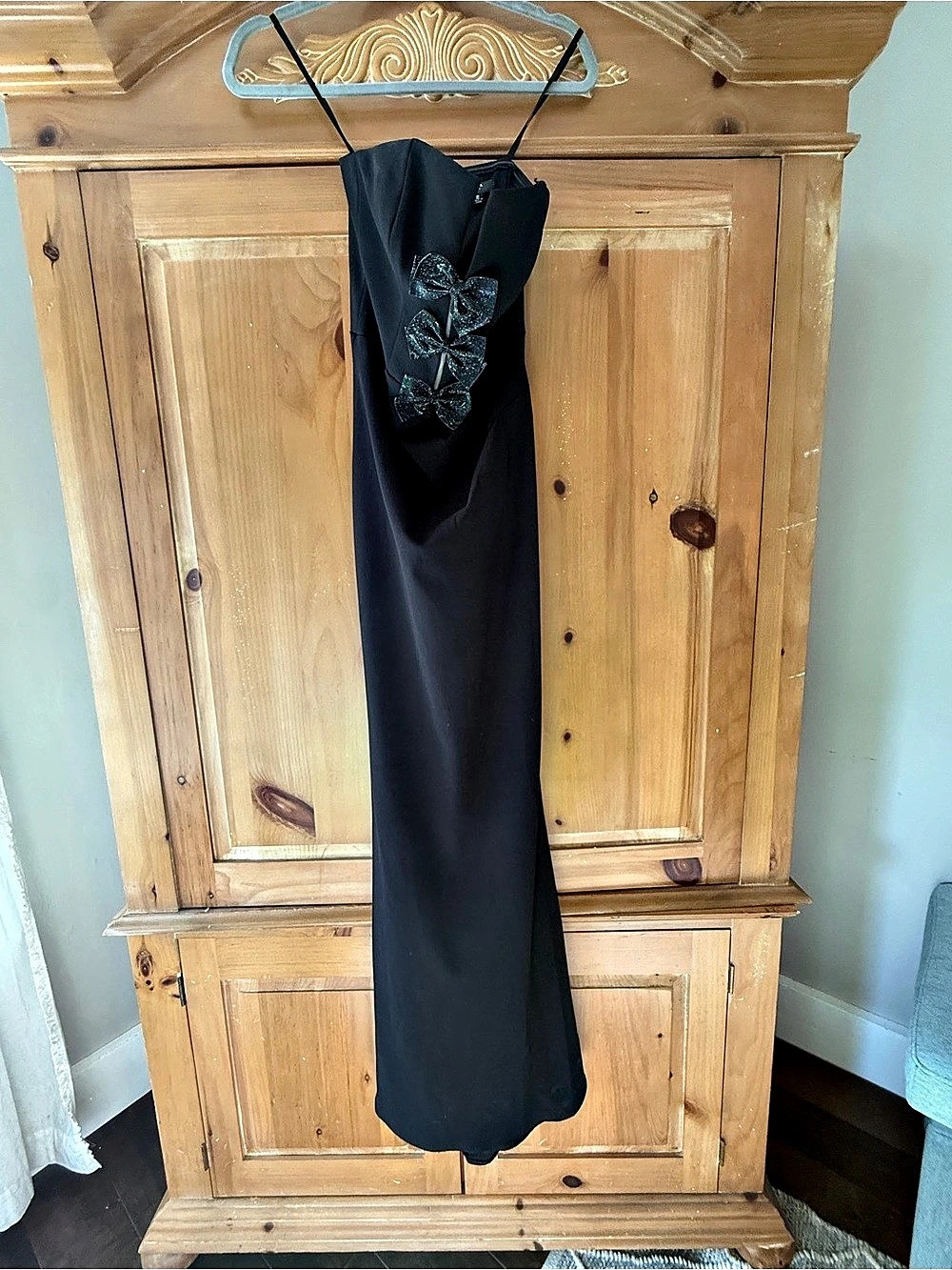 AQUA Scuba Strapless Bow-Front Black Gown Size 2 - Picture 3 of 5